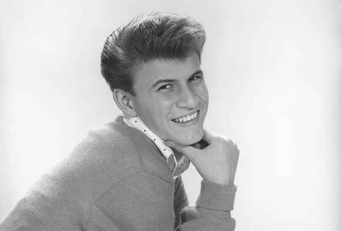 Zobacz Teen Idol Bobby Rydell z lat 60