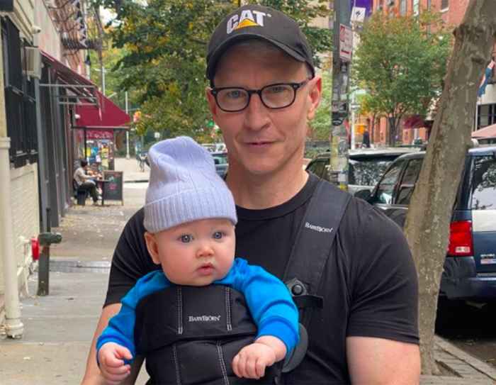 Ver el hijo de Anderson Cooper, Wyatt, verlo en la televisión por primera vez