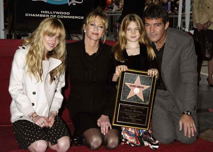 Ver Antonio Banderas y la hija de Melanie Griffith Stella ahora