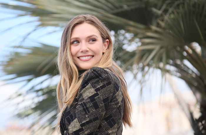 Veja Elizabeth Olsen no vestido Emmys, projetado pelas irmãs Mary-Kate e Ashley