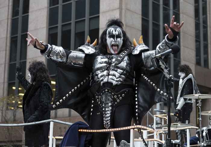 Se Gene Simmons 'datter, som er en modell og sanger