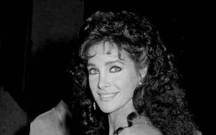 Vea el Hotel Star Connie Sellecca ahora a los 66