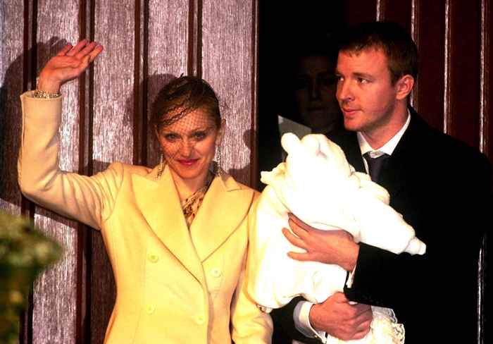 Voir Madonna et le fils de Guy Ritchie Rocco à 20