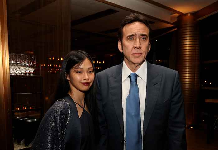 Voir Nicolas Cage et la nouvelle épouse Riko Shibata sur leur première couverture de magazine