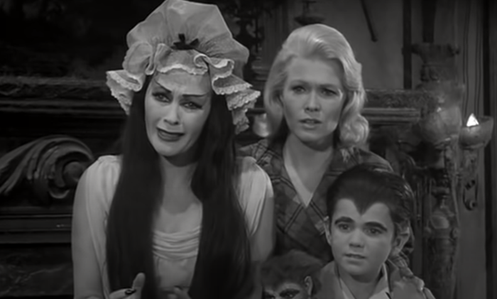 Ela jogou Marilyn no Munsters. Veja Pat Priest agora às 85.