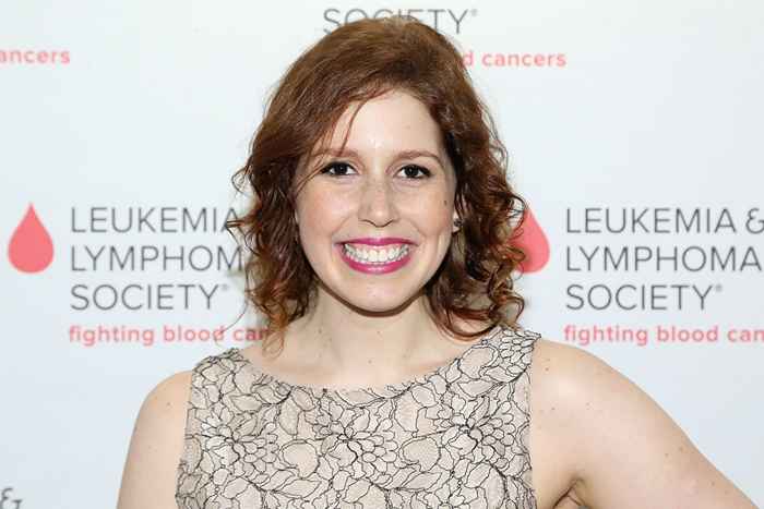 La alumna de SNL, Vanessa Bayer, dice que este fue su primer síntoma de cáncer