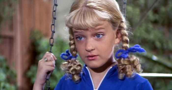 Susan Olsen spielte Cindy auf dem Brady Bunch. Sehen Sie sie jetzt bei 60.