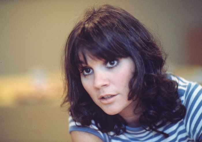 Le premier signe de la maladie qui a mis fin à la carrière de performance de Linda Ronstadt