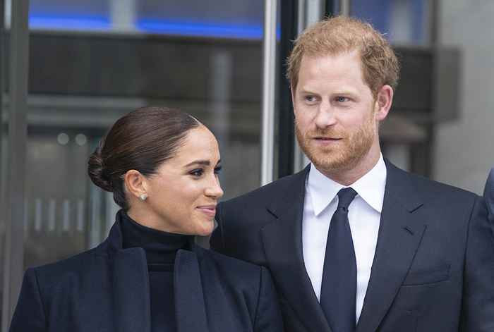 Das einzige, was Harry & Meghan jetzt tun muss, um den königlichen Riss zu heilen, sagen Quellen