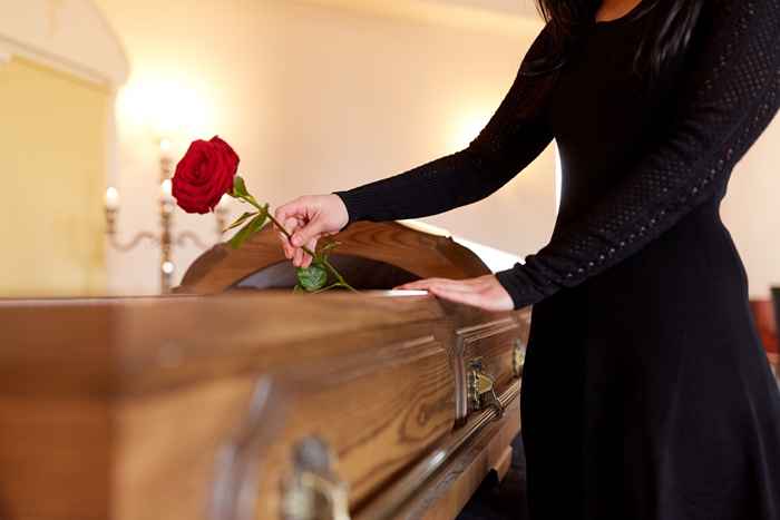 Questa è la cosa più rude che puoi fare a un funerale, avvertono gli esperti