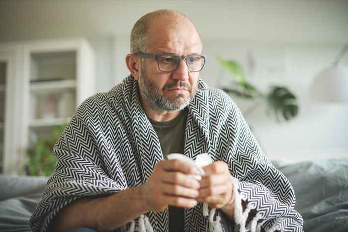 Ce seul symptôme pourrait être votre premier signe d'Omicron, avertissent les médecins