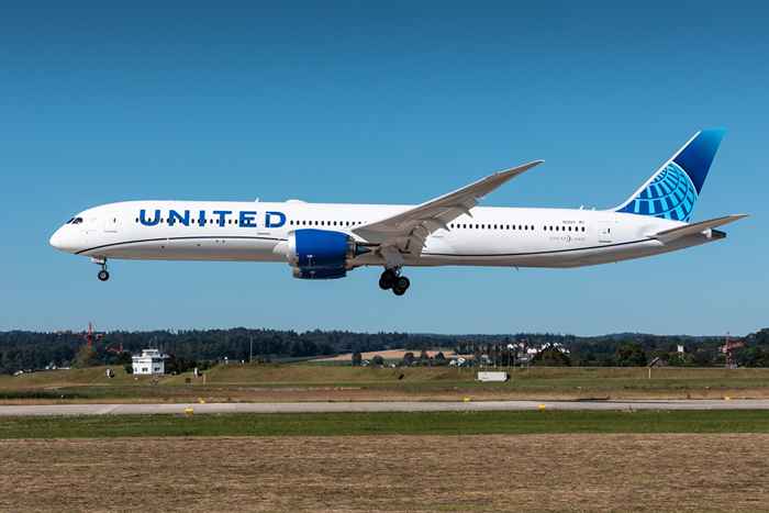 El CEO de United Airlines acaba de revelar la verdadera razón de los principales recortes de vuelo