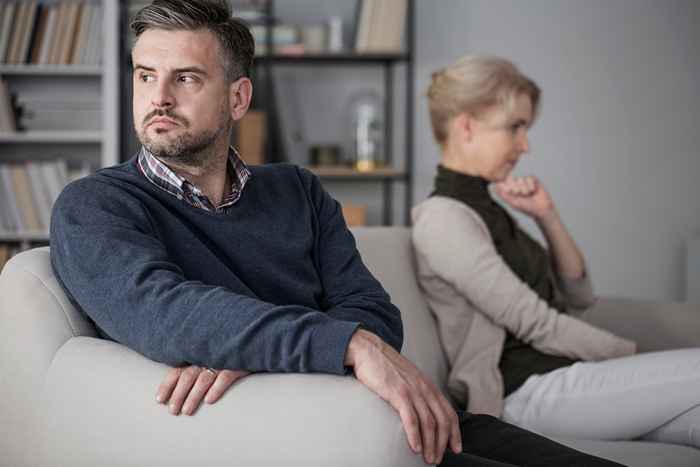 Votre niveau de vie tombe si vous divorcez après cet âge, les études disent