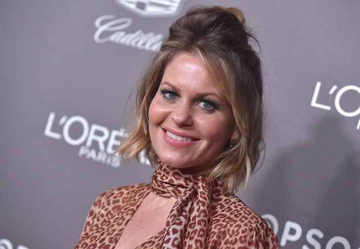 Candace Cameron Bure klapper tilbake på uhøflige svar på familiebildet hennes