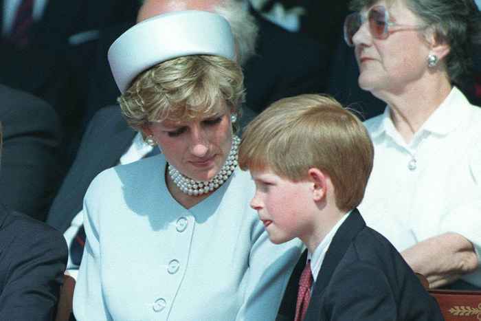 Diana e o príncipe Harry lutaram com essa força tóxica como Royals