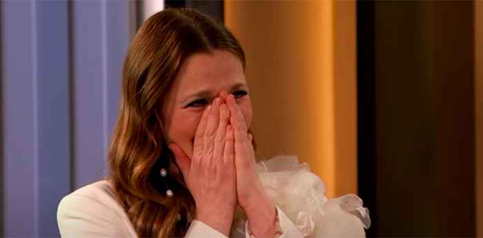 Drew Barrymore ficou emocionado com esta surpresa de aniversário