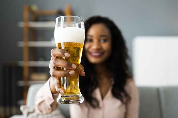 Bere così tanta birra al giorno tagli il rischio di malattie cardiache, dice lo studio