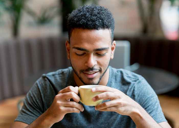 Beber tanto café todos os dias adiciona anos à sua vida, diz o estudo