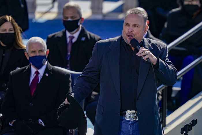 Garth Brooks ha appena rivelato come Lady Gaga lo abbia salvato all'inaugurazione