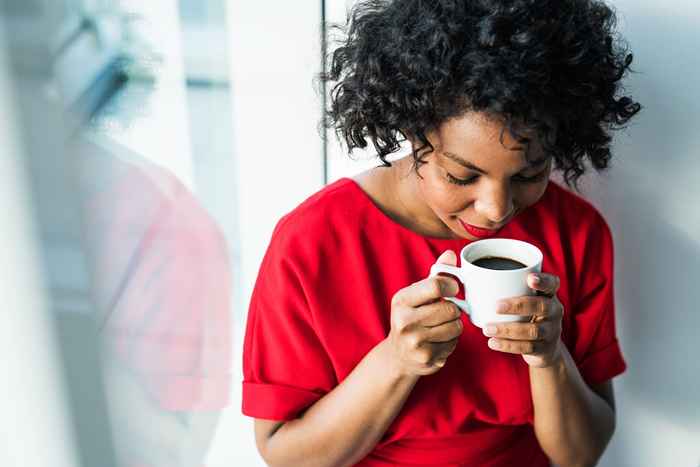 Se bevi il tuo caffè in questo modo, il rischio di cancro potrebbe salire alle stelle, dice Study