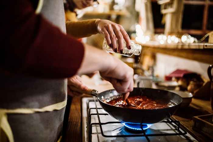 Se hai questa salsa popolare a casa, non usarla, avverte la FDA