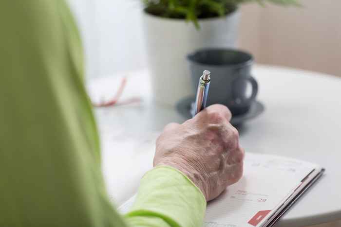 Wenn Ihre Handschrift so aussieht, könnte dies ein frühes Zeichen von Parkinson sein