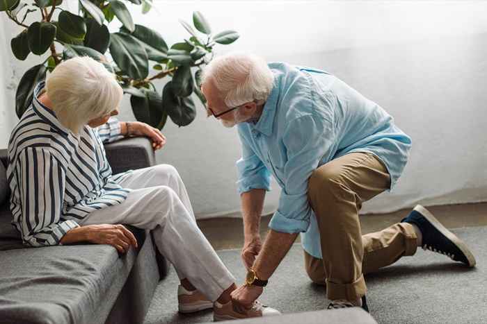 Si tiene más de 65 años, nunca use este zapato, los expertos advierten