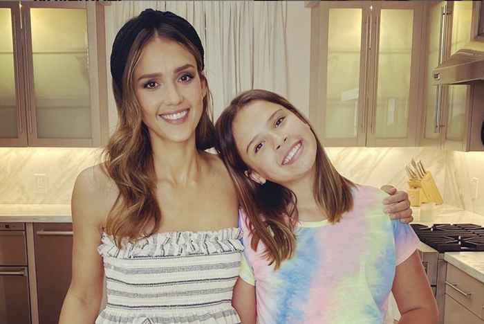 Jessica Alba diz que sua filha não sabia que ela era famosa por anos