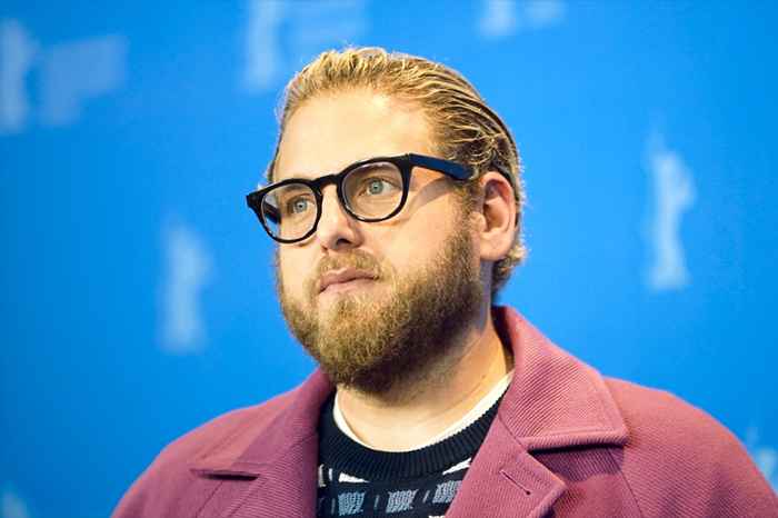 Jonah Hill fica real sobre a envergonhação do corpo depois das fotos dos tablóides na praia