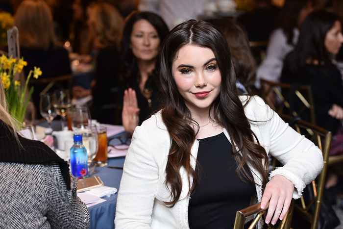 McKayla Maroney defende a igreja controversa que eu não estou em um culto.