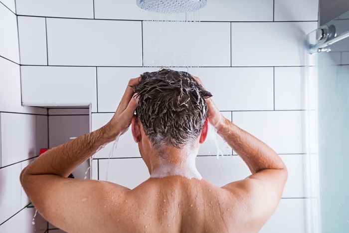 Ne faites jamais cela après votre douche en été, avertissent les experts