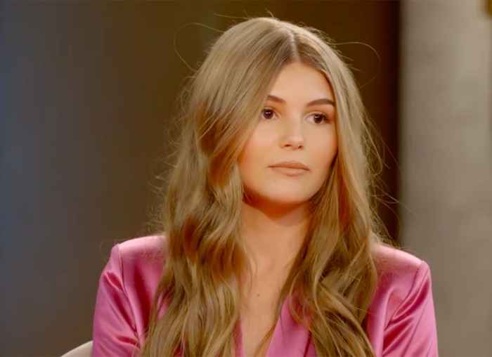 Olivia Jade diz que não conversou com os pais quando eles foram para a prisão