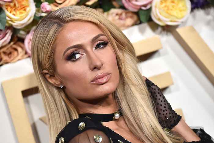 Paris Hilton hat gerade schmerzhafte Fotos nach dem allen Schulmissbrauch geteilt