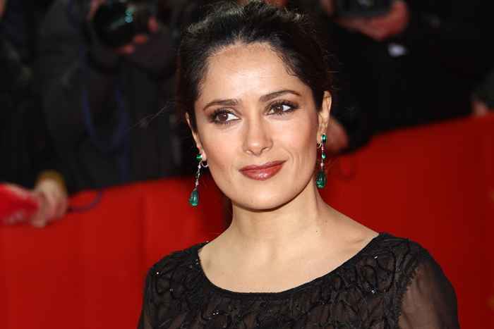 Salma Hayek acabou de revelar o truque por trás de todas as fotos de biquíni