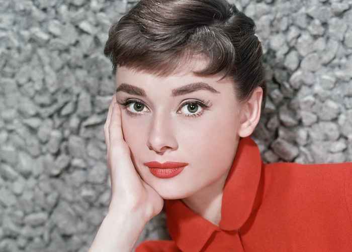 Ver la nieta de Audrey Hepburn, que lleva a cabo su legado