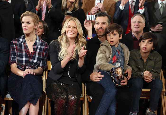 Ver Brandi Glanville y los dos hijos adolescentes de Eddie Cibrian