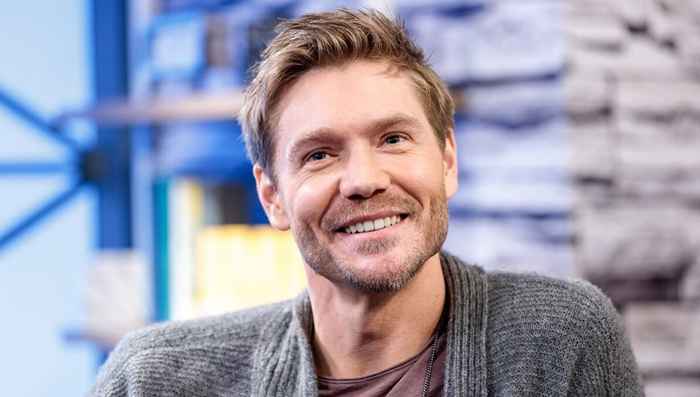 Ver Chad Michael Murray con un aspecto irreconocible como Ted Bundy