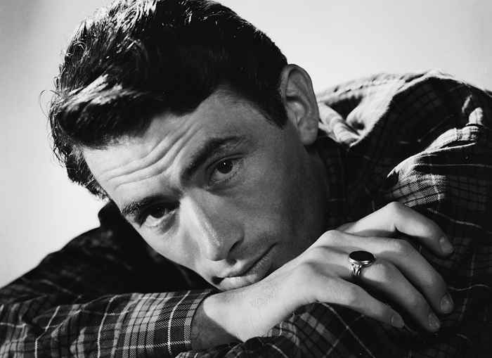 Voir le petit-fils de Gregory Peck, qui reprend la télévision