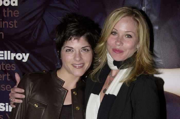 Se hvordan Selma Blair støttet Christina Applegate over MS -diagnosen hennes