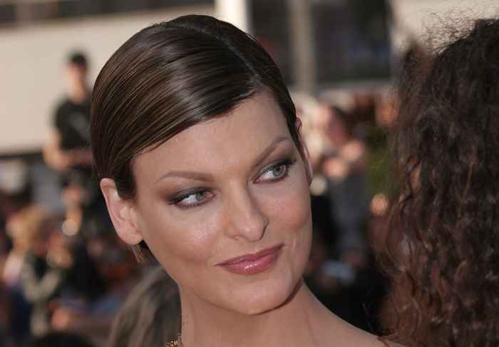 Ver el hijo parecido de Linda Evangelista en una nueva foto rara