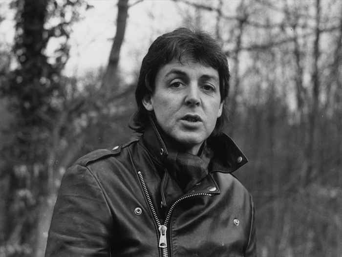 Veja o lookalike neto de Paul McCartney, que acabou de se formar em Yale