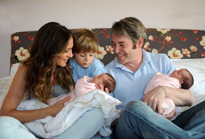 Guarda Sarah Jessica Parker e Matthew Broderick's Twins ora in Rare Foto