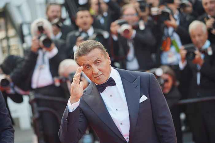 Siehe Sylvester Stallone feiern seinen 75. Geburtstag mit seinen Töchtern