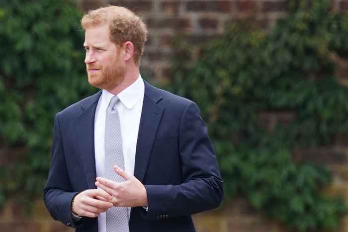 La única señal de que Harry está cuestionando todo lo que renunció, dicen las fuentes