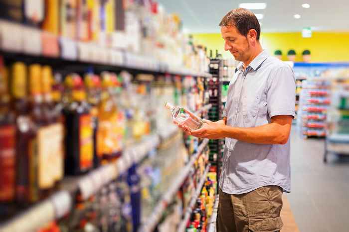 Diese beliebten Alkoholmarken werden immer unmöglich zu finden, sagen Experten, sagen Experten