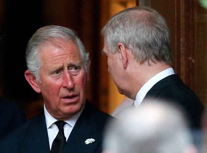 Cela aurait été la réponse du prince Charles au procès contre Andrew