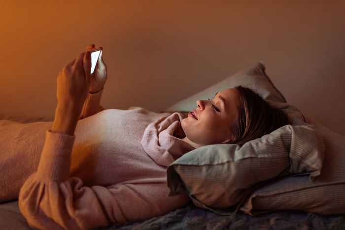 L'utilisation de votre téléphone après cette heure exacte est de ruiner votre sommeil, l'étude dit