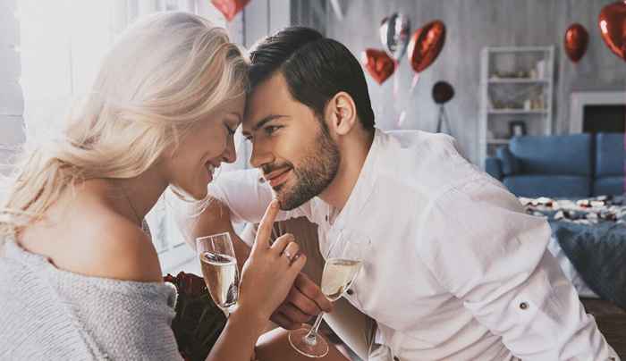 Idées de la Saint-Valentin pour 2021 qui sont encore plus romantiques que de sortir