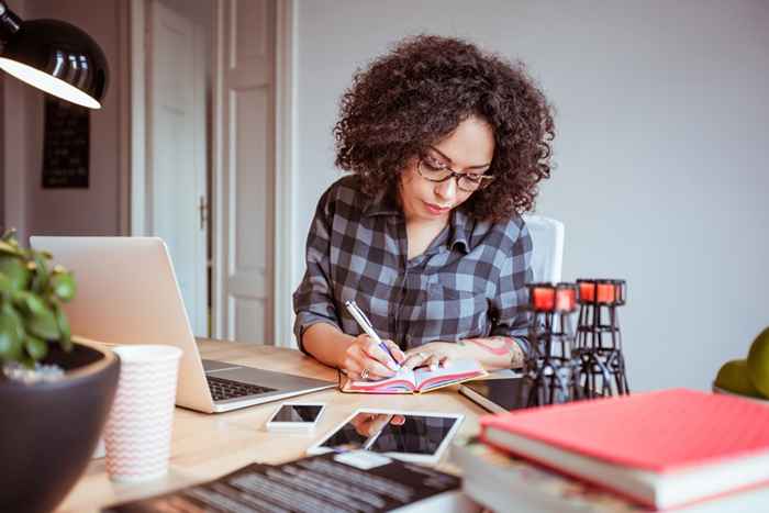 7 effets secondaires de trop s'asseoir qui prouvent que c'est nocif pour votre santé