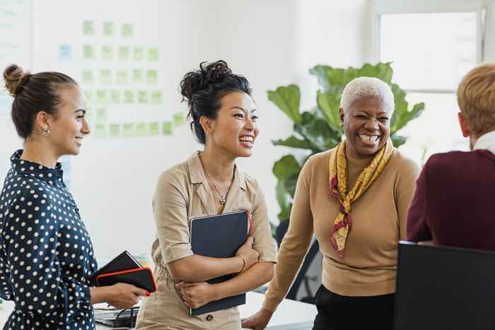 Fare questo alla fine di ogni giornata lavorativa ti rende più simpatico, dice lo studio